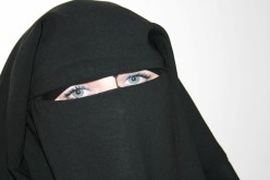 محاكمة شيخ عاكس منقبة وقام بمغازلتها وإغرائها في الحراش