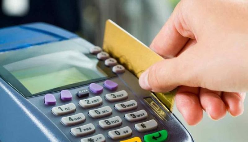 بالفيديو هذه هي البنوك التي تعمل بآلية الدفع الإلكتروني وهكذا يتم الحصول على البطاقة