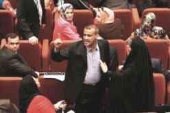 أنباء عن إطلاق نار داخل مقر البرلمان الإيراني وإصابة شخص