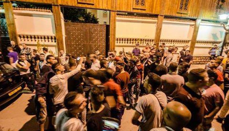 بالصور مواطنون ينظّمون وقفة احتجاجية مباشرة بعد تغيير والي ميلة