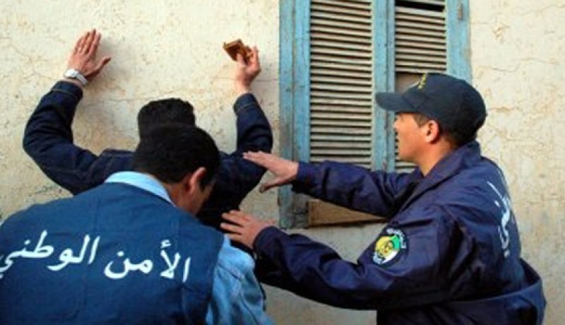 توقيف شخص بتهمة حيازة والترويج المخدرات بإيليزي