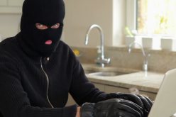 مسلح بـ”الكاڤول” يسطو على 600 مليون سنتيم من مركز بريد في تيزي وزو