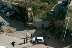 بالصور مجهولون يعتدون على شاب بالسيوف والخناجر في أولاد فايت بالعاصمة