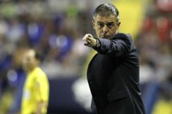 ألكاراز.. وجدت صعوبات في أيامي الأولى بالجزائر والتأهل إلى المونديال معقد