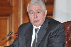 بن صالح  يمثل رئيس الجمهورية في القمة العربية 27 في نواقشط