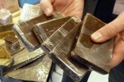 تونس توقف جزائري بحوزته كمية من الكيف على الحدود الجزائرية