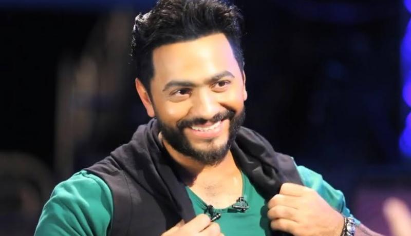 تامر حسني يحتفل بعيد ميلاد زوجته وابنتيه بهذه الصورة