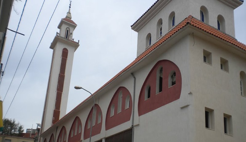 شاب يتهجم على شخص أثناء تأديته صلاة العصر داخل المسجد بجيجل