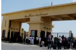 مصر تعيد فتح معبر رفح في الاتجاهين للحالات الإنسانية