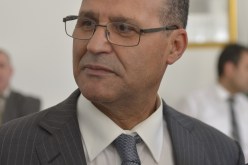 الوالي يمارس التقشف بحافلتين