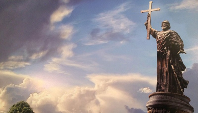 تمثال فلاديمير سينصب في مرتفعات فوروبيوفي غوري بموسكو