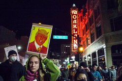 بالصور.. توسع رقعة المظاهرات المناهضة لترامب في أمريكا