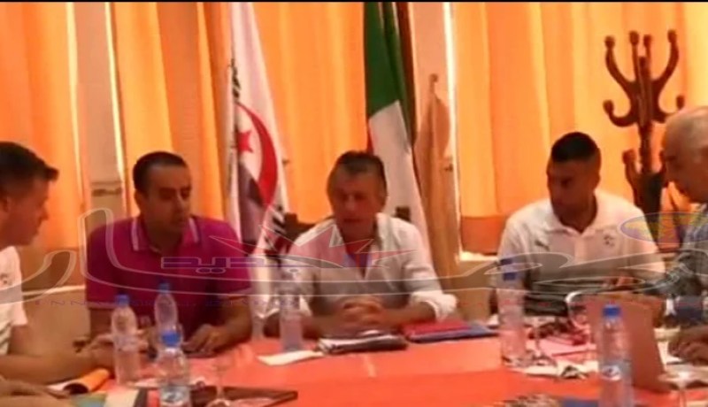 غوركوف يجتمع مع أعضاء طاقم المنتخب الوطني لتسطير الأهداف المطلوبة من قبل الفاف