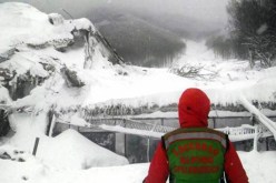 العثور على 6 ناجين من حادث الانهيار الجليدي في إيطاليا