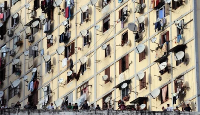 السلطات المحلية تمنع استعمال الهوائيات المقعرة بالأحياء السكنية الجديدة