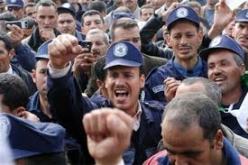 احتجاج العشرات من الحرس البلدي أمام مقر ولاية تيبازة للمطالبة بالتعويضات