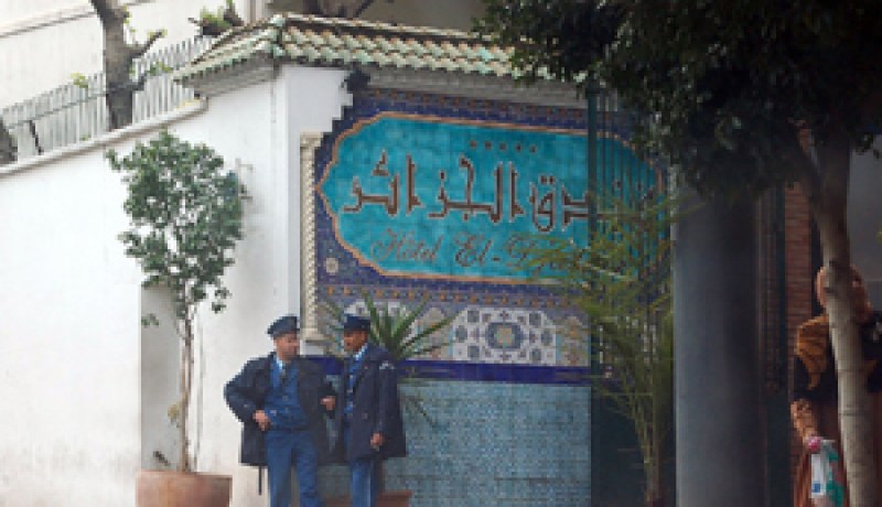 وفاة والدة كمال حماموش مدير فندق الجزائر