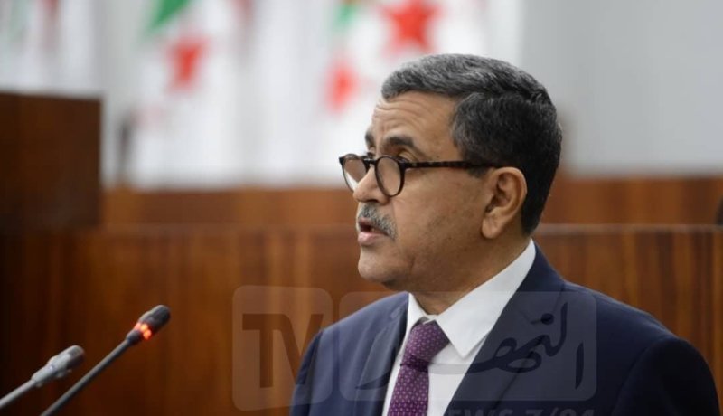 الوزير الأول يعزي عائلة وزير الشؤون الدينية الأسبق امحمد بن رضوان