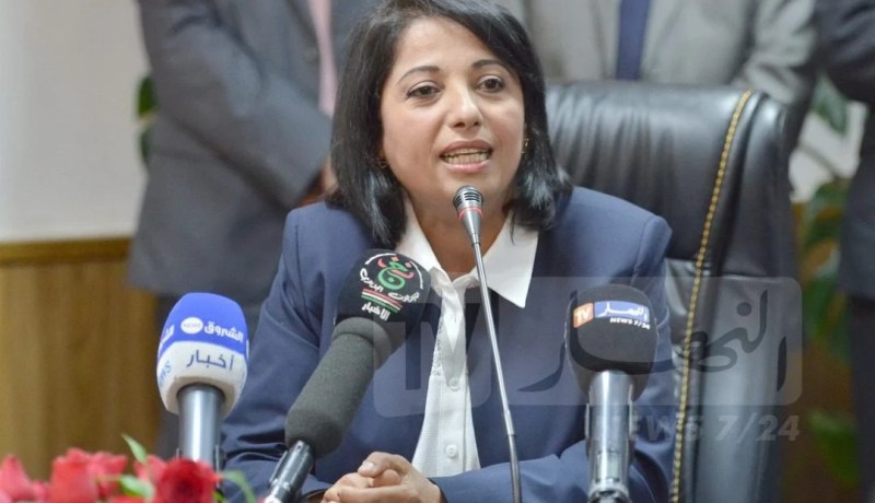 زرواطي تحيي أفراد الجيش الوطني الشعبي