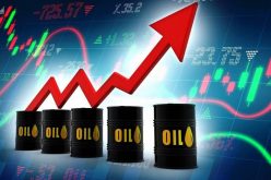 النفط يتجاوز عتبة 63 دولارا لأول مرة منذ 13 شهرا