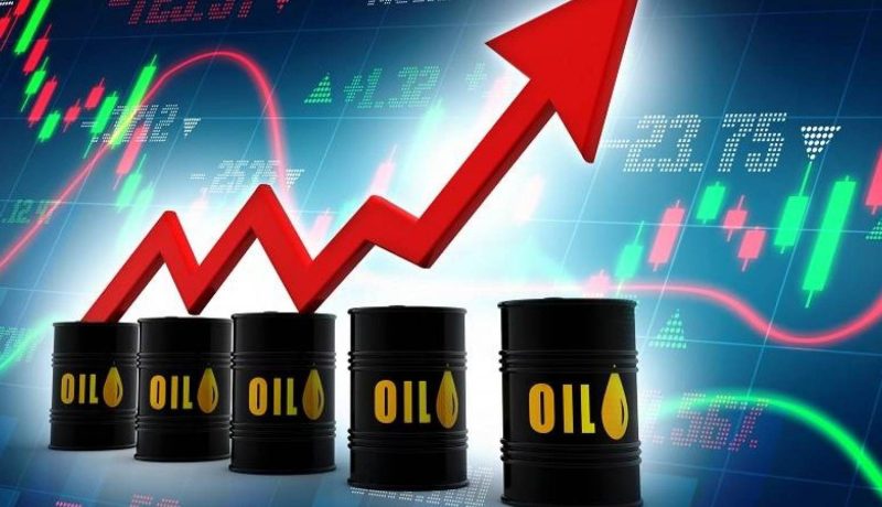 النفط يتجاوز عتبة 63 دولارا لأول مرة منذ 13 شهرا