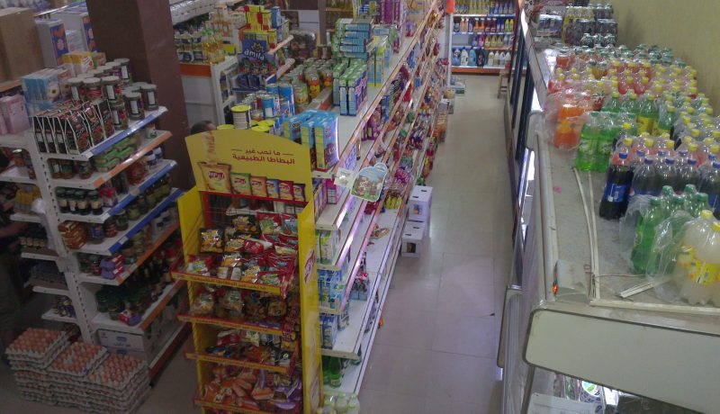 بالفيديو..  إمرأة تستخدم أطفالها السبعة في سرقة من سوبيرات