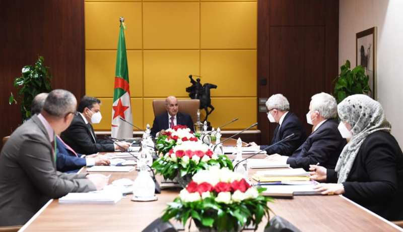 الرئيس تبون يستقبل أعضاء لجنة مراجعة قانون الانتخابات