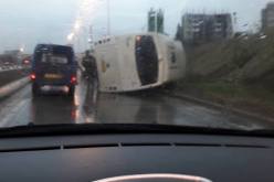 إنقلاب حافلة لنقل العمال في الطريق الرابط بين أولاد فايت والشراقة بالعاصمة