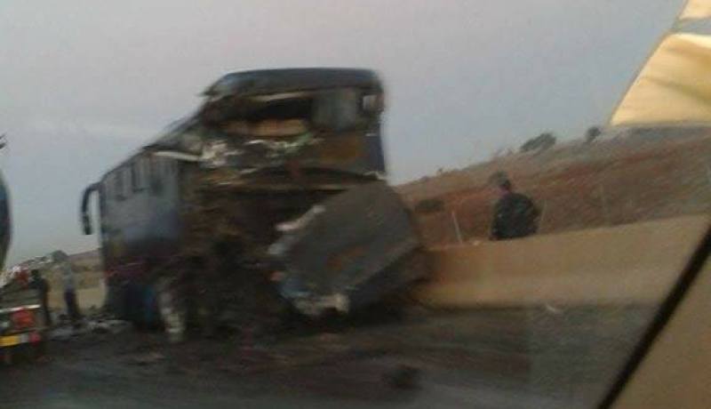 حادث مرور خطير بين شاحنة وحافلة لنقل المسافرين بين عين الدفلى والشلف