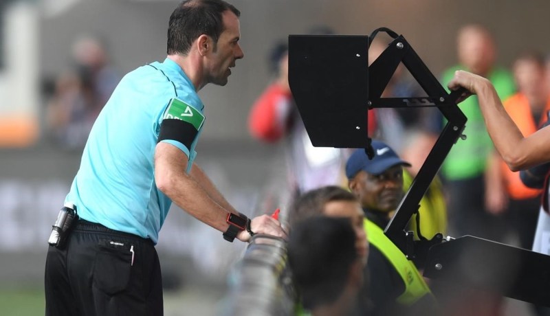 تقنية الفيديو قريبا في ملاعب الجزائر !