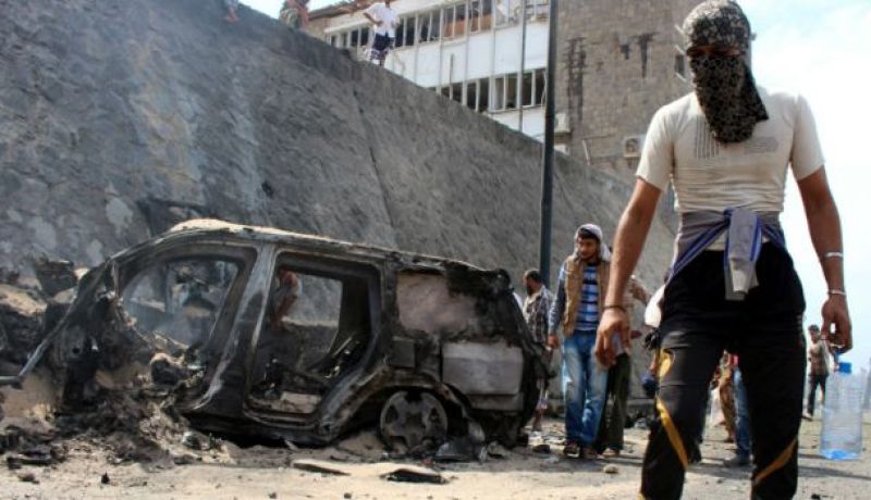 مقتل وإصابة 15 عسكري في هجوم تنظيم القاعدة باليمن