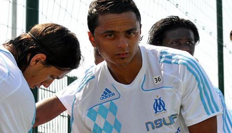 الدولي الجزائري السابق سليم عراش في التشكيلة المثالية لأسوأ اللاعبين