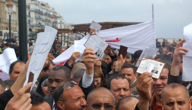 الجزائر : وقفة احتجاجية للمحاسبين امام المجلس الشعبي الوطني