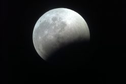 أقصر خسوف كلي للقمر خلال هذا القرن