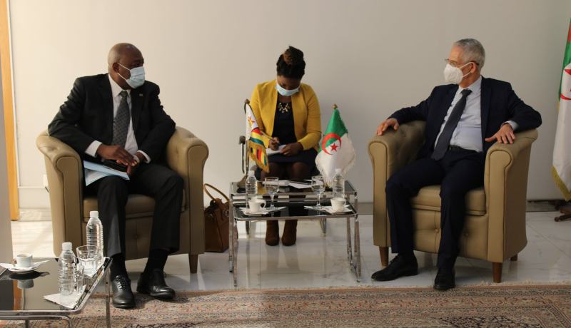 الجزائر-زيمبابوي: بحث سبل تعزيز التعاون الاقتصادي بين البلدين