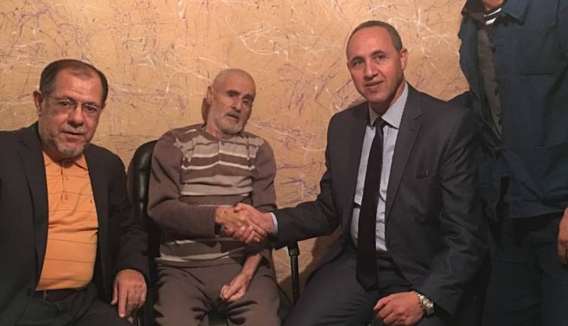 بوتفليقة يأمر بنقل الفنان عمار الزاهي للعلاج في الخارج