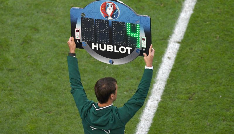 الـ UEFA يمنح الضوء الأخضر للقيام بـ4 تغييرات في مباراة واحدة !