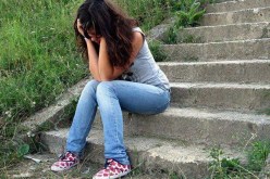 شاب طائش يلاحقني ويشيع أنني رافقته إلى أماكن مهجورة!