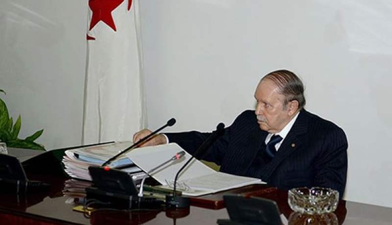 الرئيس بوتفليقة يعيّن اللّواء غريس عبد الحميد أمينا عاما لوزارة الدفاع