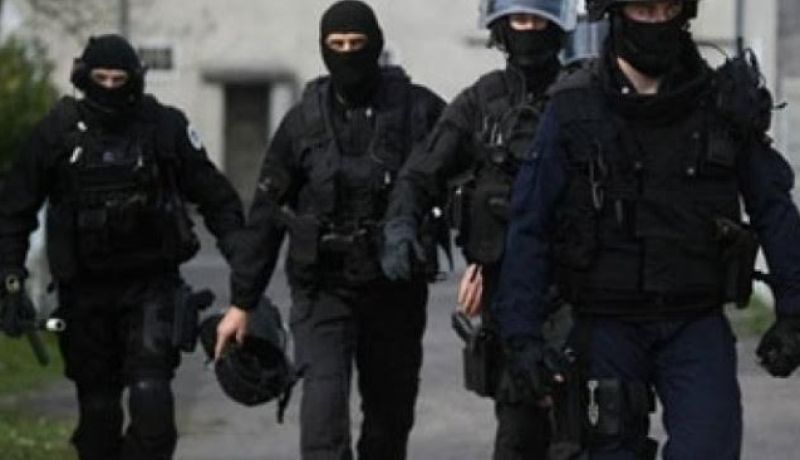 الشرطة الفرنسية تنفذ 128 مداهمة خلال الليلة الماضية بعد هجمات  باريس