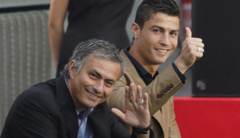 شاهد .. مورينيو يقود الاحتفالات البرتغالية بطريقته الخاصة