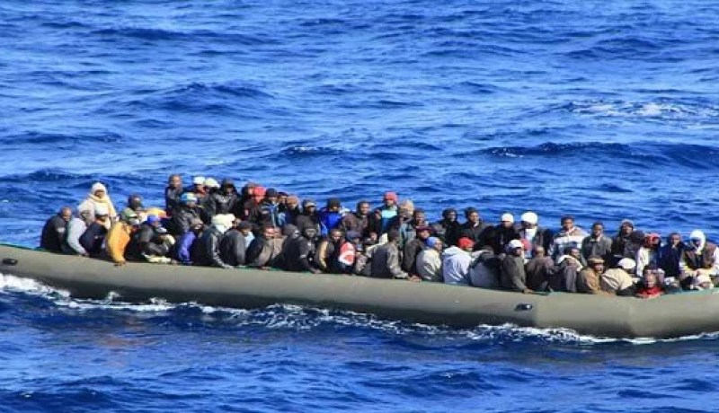 خفر السواحل الإيطالى يؤكد إنقاذ أكثر من 700 مهاجر فى البحر المتوسط