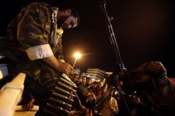 الثوار يقولون ان وقف اطلاق النار من جانب القذافي لن يغير شيئا بالنسبة لهم