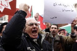 آلاف الاردنيين يتظاهرون في عمان للتعبير عن ولائهم للملك عبد الله