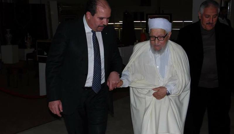 محمد عيسى يعود الشيخ ڤاهر
