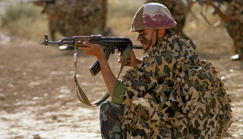 إرهابي يسلم نفسه بعين أمناس وبحوزته ترسانة من الأسلحة