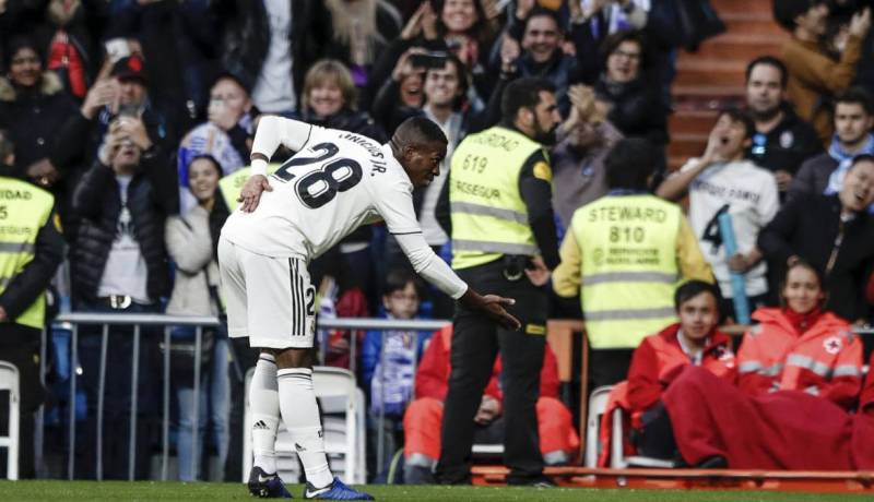 “فينيسوس” يُقدّم نفسه لجماهير “البيرنابيو”