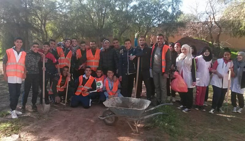 بالصور .. شباب عين الصفراء يحيون ذكرى 11 ديسمبر بحملات تنظيف وتشجير