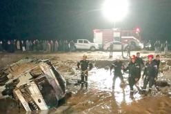 بالفيديو والصور.. السيول تقتل 11 شخصا في الأردن