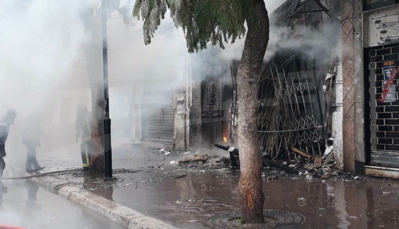 نشوب حريق ضخم وسط العاصمة تونس